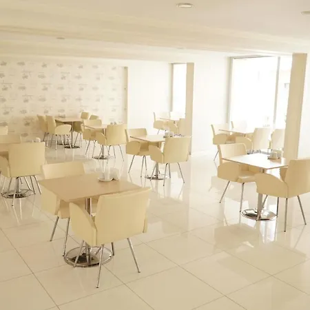 Cinas Hotel 2*