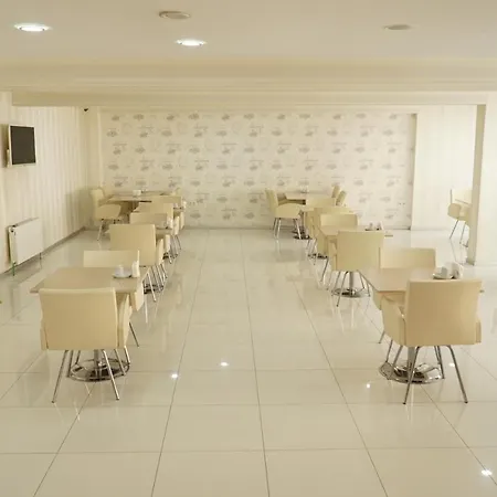 Hotel Cinas 2*
