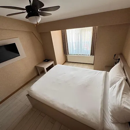 Cinas Hotel 2*